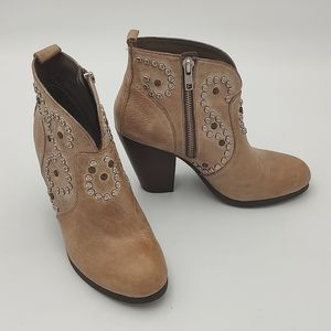 Steve Madden Stud Boots Size 6